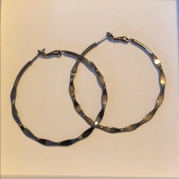 Lia Sophia Jewelry - Lia Sophia gunmetal gray ripple hoop earrings